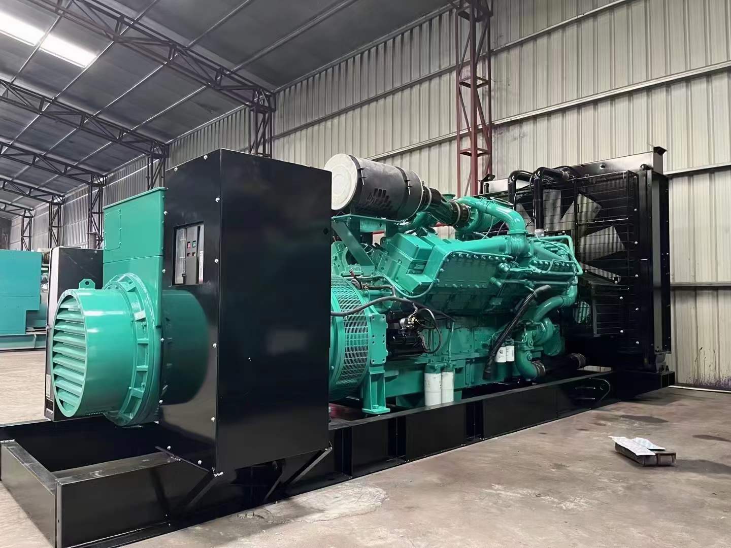 平度如何降低 800kW 柴油发电机输出电流的波动？